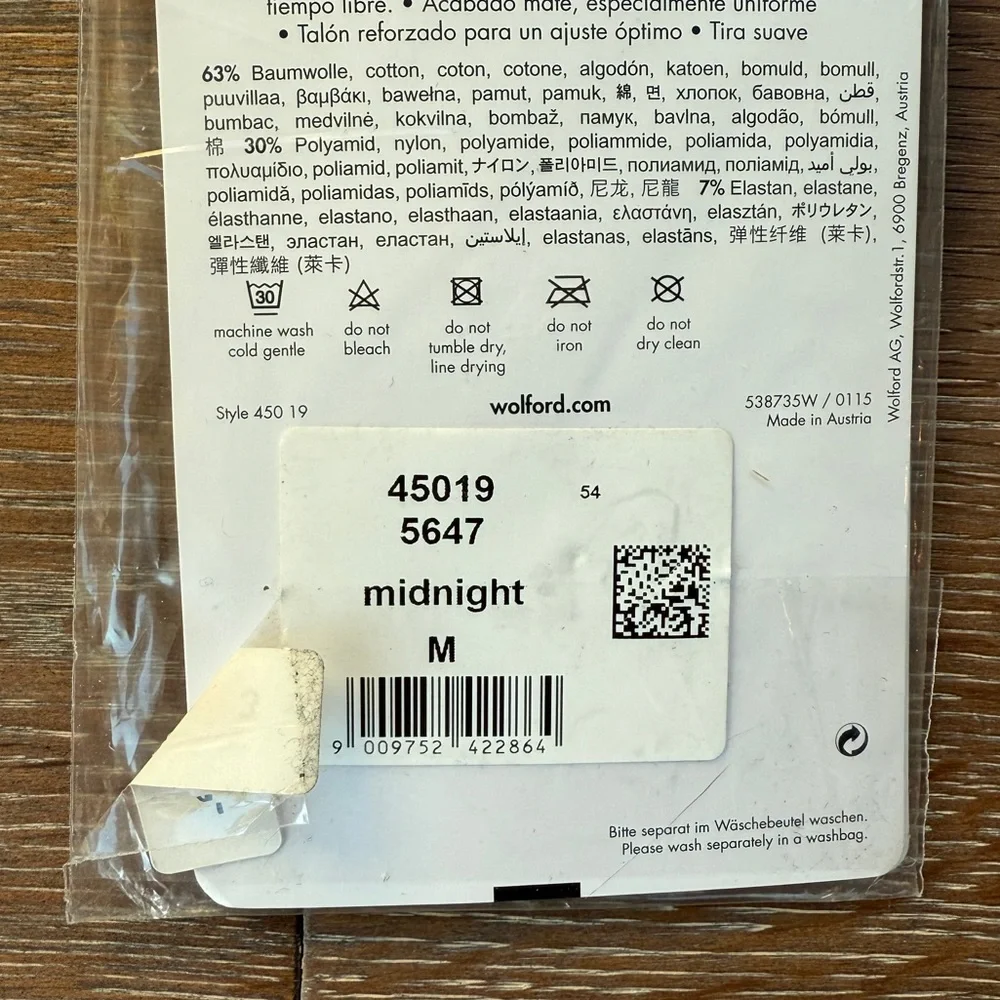 WOLFORD Red Label Cotton Socks in Midnight - Picture 5 of 5